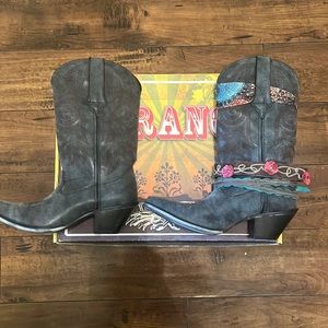 Durango Women’s Accessorized Western Navy Boots. Size 9